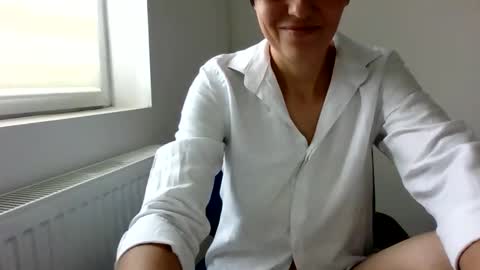 Snapshot of hellenella chatting on 11.06.25 Hellen online show from 11.06.25