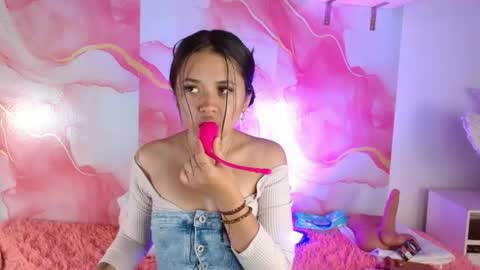 Snapshot of hellengp chatting on 06.12.26 Hellen lopez online show from 06.12.26