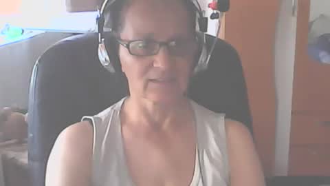 Snapshot of hellenmarie chatting on 09.14.25 hellenmarie online show from 09.14.25
