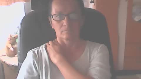 Snapshot of hellenmarie chatting on 09.26.25 hellenmarie online show from 09.26.25