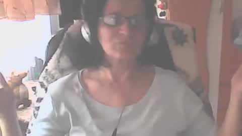 Snapshot of hellenmarie chatting on 11.16.25 hellenmarie online show from 11.16.25