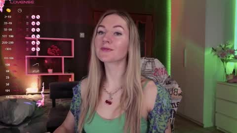 Snapshot of hello_lisha chatting on 11.21.25 Alisia Monday to Friday from 10 am to 4 pm GMT 2 online show from 11.21.25