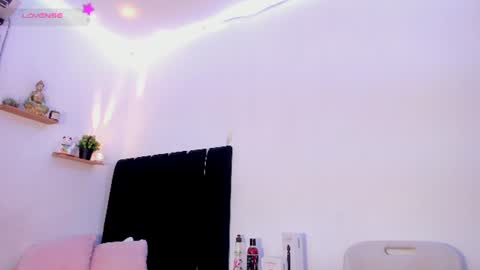 Snapshot of hellokitty38 chatting on 07.19.26 hellokitty38 online show from 07.19.26