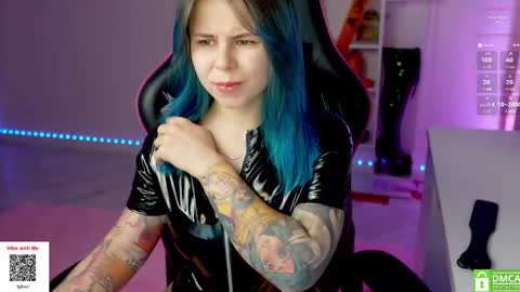 Snapshot of hellokittyalice chatting on 10.10.25 Alice online show from 10.10.25