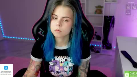 Snapshot of hellokittyalice chatting on 11.11.25 Alice online show from 11.11.25