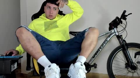 Snapshot of hellstar_team chatting on 10.20.25 Star and Andy online show from 10.20.25