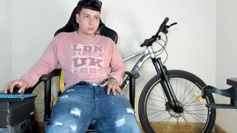 Snapshot of hellstar_team chatting on 10.21.25 Star and Andy online show from 10.21.25