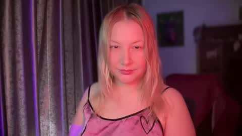 Snapshot of hellyriddle chatting on 04.03.26 DeleteyourSadness online show from 04.03.26