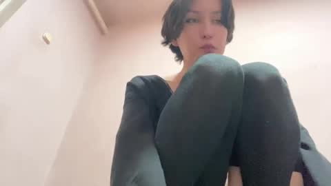 Snapshot of hencamx chatting on 02.08.25 Eva online show from 02.08.25