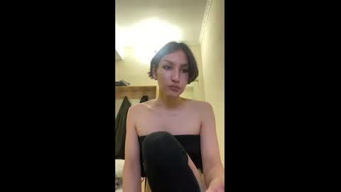 Snapshot of hencamx chatting on 02.25.25 Eva online show from 02.25.25