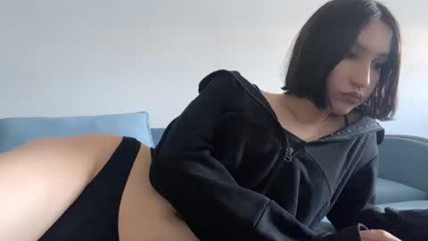 Snapshot of hencamx chatting on 09.25.25 Eva online show from 09.25.25