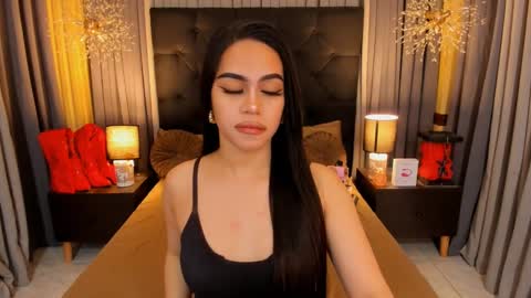 Snapshot of hennessygoddess69 chatting on 01.14.25 HENNESSY online show from 01.14.25