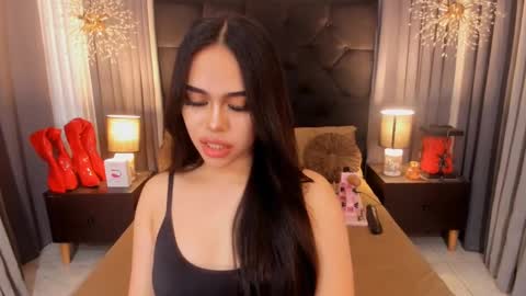 Snapshot of hennessygoddess69 chatting on 01.25.25 HENNESSY online show from 01.25.25