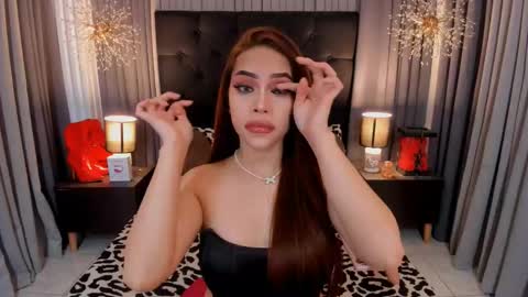 Snapshot of hennessygoddess69 chatting on 02.11.25 HENNESSY online show from 02.11.25