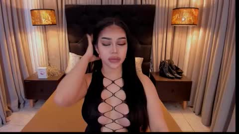 Snapshot of hennessygoddess69 chatting on 10.15.25 HENNESSY online show from 10.15.25