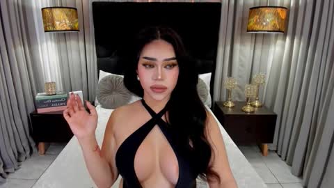 Snapshot of hennessygoddess69 chatting on 11.11.25 HENNESSY online show from 11.11.25