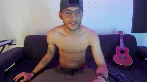 Snapshot of henrik_senn chatting on 12.02.24 henrik_senn online show from 12.02.24