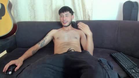 Snapshot of henrik_senn chatting on 09.20.25 henrik_senn online show from 09.20.25