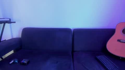 Snapshot of henrik_senn chatting on 11.24.25 henrik_senn online show from 11.24.25