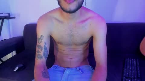 Snapshot of henrik_senn chatting on 11.26.25 henrik_senn online show from 11.26.25