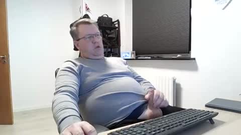Snapshot of henrikrp1971 chatting on 02.12.25 henrikrp1971 online show from 02.12.25