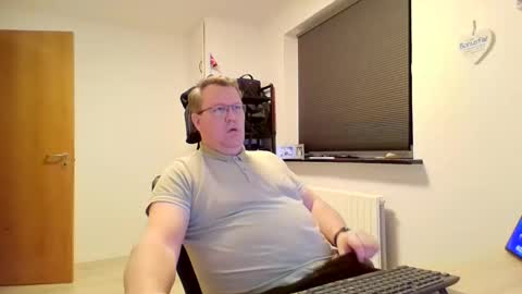 Snapshot of henrikrp1971 chatting on 02.16.25 henrikrp1971 online show from 02.16.25