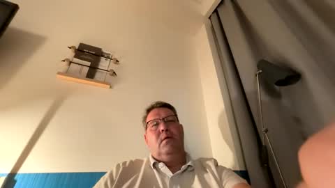 Snapshot of henrikrp1971 chatting on 04.02.26 henrikrp1971 online show from 04.02.26