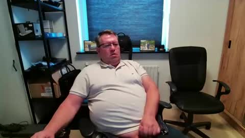 Snapshot of henrikrp1971 chatting on 04.19.26 henrikrp1971 online show from 04.19.26