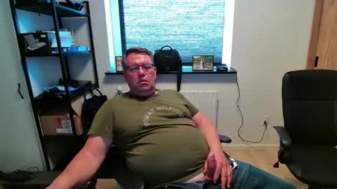 Snapshot of henrikrp1971 chatting on 04.23.26 henrikrp1971 online show from 04.23.26