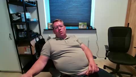 Snapshot of henrikrp1971 chatting on 05.06.26 henrikrp1971 online show from 05.06.26