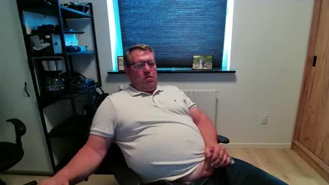Snapshot of henrikrp1971 chatting on 06.07.26 henrikrp1971 online show from 06.07.26
