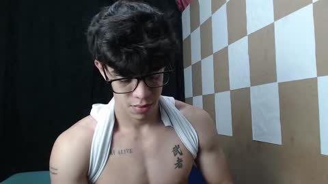Snapshot of henry_gandy chatting on 01.24.25 HENRY GANDY online show from 01.24.25