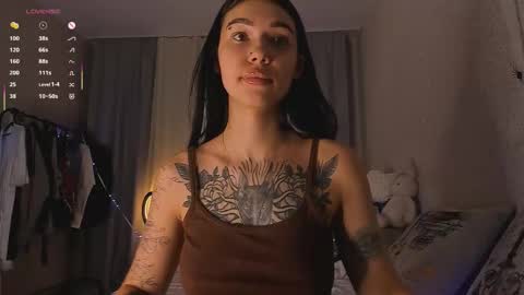 Snapshot of her_dark_poetry chatting on 11.05.25 Batwoman online show from 11.05.25