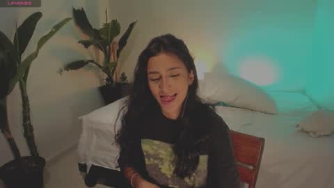 Hello I am Valentina independent Colombian model I love sensuality and pleasure welcome online show from 11.25.25