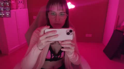 Snapshot of heraluna_ chatting on 01.11.25 HeraLuna online show from 01.11.25