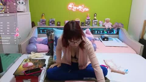 Snapshot of heraluna_ chatting on 03.10.26 HeraLuna online show from 03.10.26