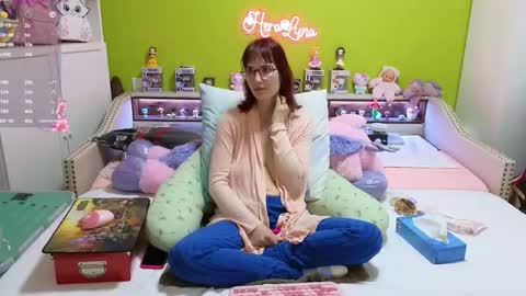 Snapshot of heraluna_ chatting on 03.23.26 HeraLuna online show from 03.23.26