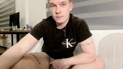 Snapshot of hercules__ chatting on 06.23.26 Gregblonde Alextattoo online show from 06.23.26