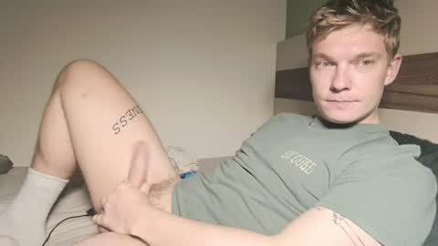 Snapshot of hercules__ chatting on 07.12.26 Gregblonde Alextattoo online show from 07.12.26