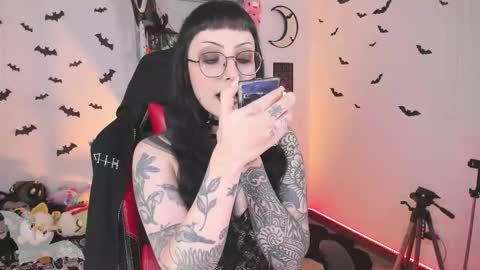 Snapshot of herinfernalmajesty chatting on 03.24.26 Marie online show from 03.24.26