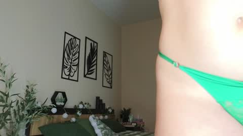 Snapshot of heroine_of_your_life chatting on 12.25.24 Maryana online show from 12.25.24