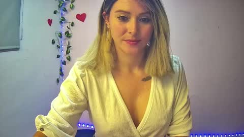 Snapshot of hestesiaxx chatting on 12.23.24 Hestesiaxx online show from 12.23.24