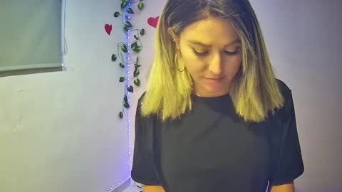 Snapshot of hestesiaxx chatting on 12.28.24 Hestesiaxx online show from 12.28.24