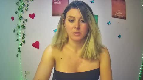 Snapshot of hestesiaxx chatting on 01.14.25 Hestesiaxx online show from 01.14.25