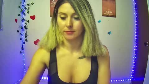 Snapshot of hestesiaxx chatting on 02.25.25 Hestesiaxx online show from 02.25.25