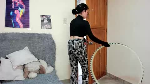 Snapshot of hesttia_ chatting on 10.10.25 hesttia_ online show from 10.10.25