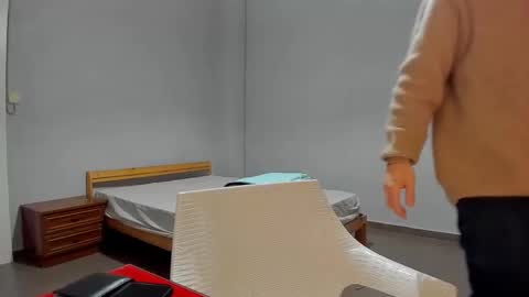 Snapshot of heterooli chatting on 12.20.25 heterooli online show from 12.20.25