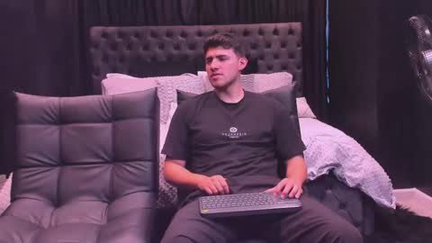 heteros men online show from 04.25.26