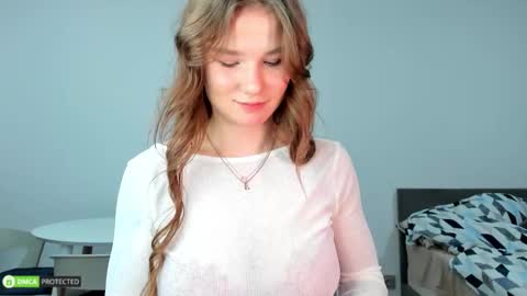 Snapshot of hey_tyankaaaa chatting on 09.19.25 Bella 3 online show from 09.19.25