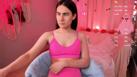 Snapshot of heyalena chatting on 10.18.25 heyalena online show from 10.18.25